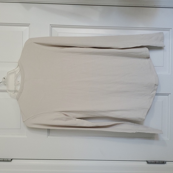 NWT Lululemon Hold Tight Long Sleeve Shirt Bone Sz 8 - Picture 3 of 3